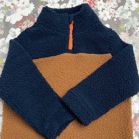 Baby Gap Sherpa half zip up size 5t - Picture 2 of 4